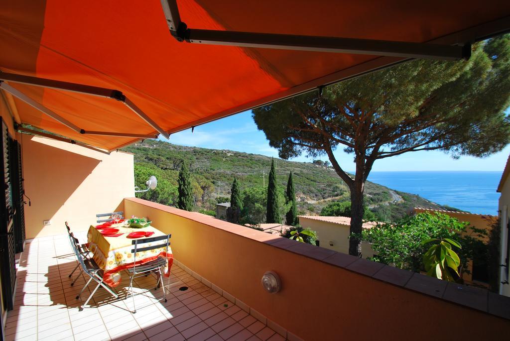 Grotta Azzurra Apartment - Cavoli - Terrazza Vista Mare, Clima E Parcheggio San Piero in Campo  Exterior photo